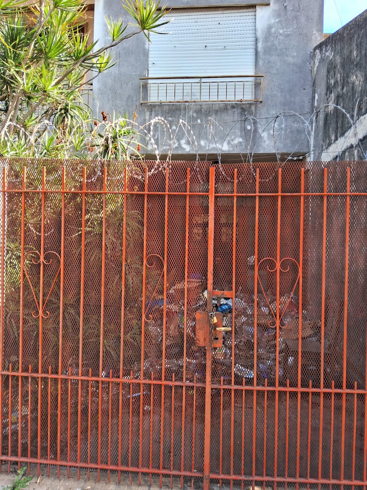 Barrio Hipódromo: Le abrieron la casa y la estaban limpiando para ocuparla