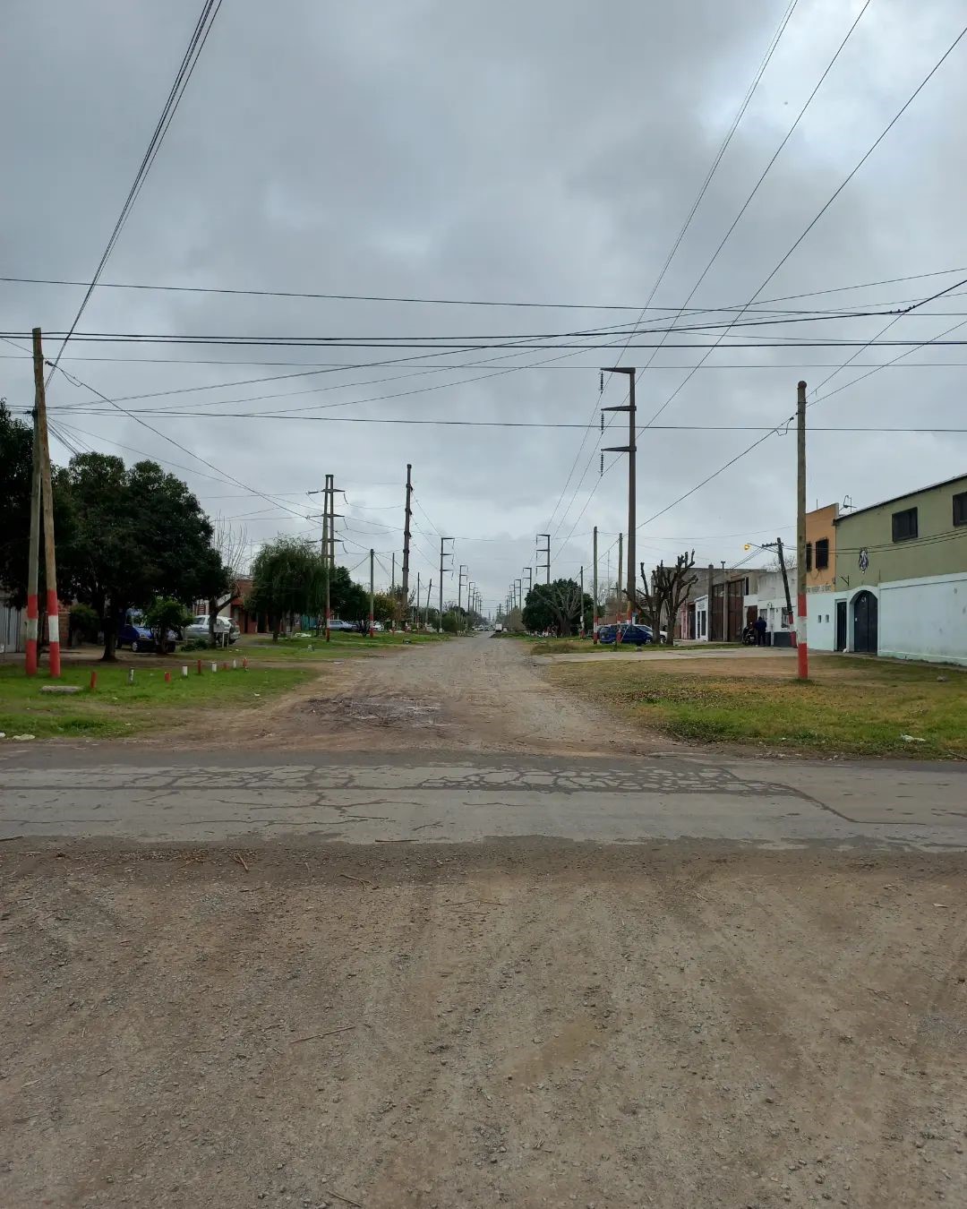 Los Hornos: Vecinos reclaman por la finalización de las obras sobre la avenida 52