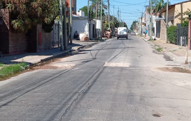 76 entre 1 y 1 bis: Vecinos piden que se arregle la calle