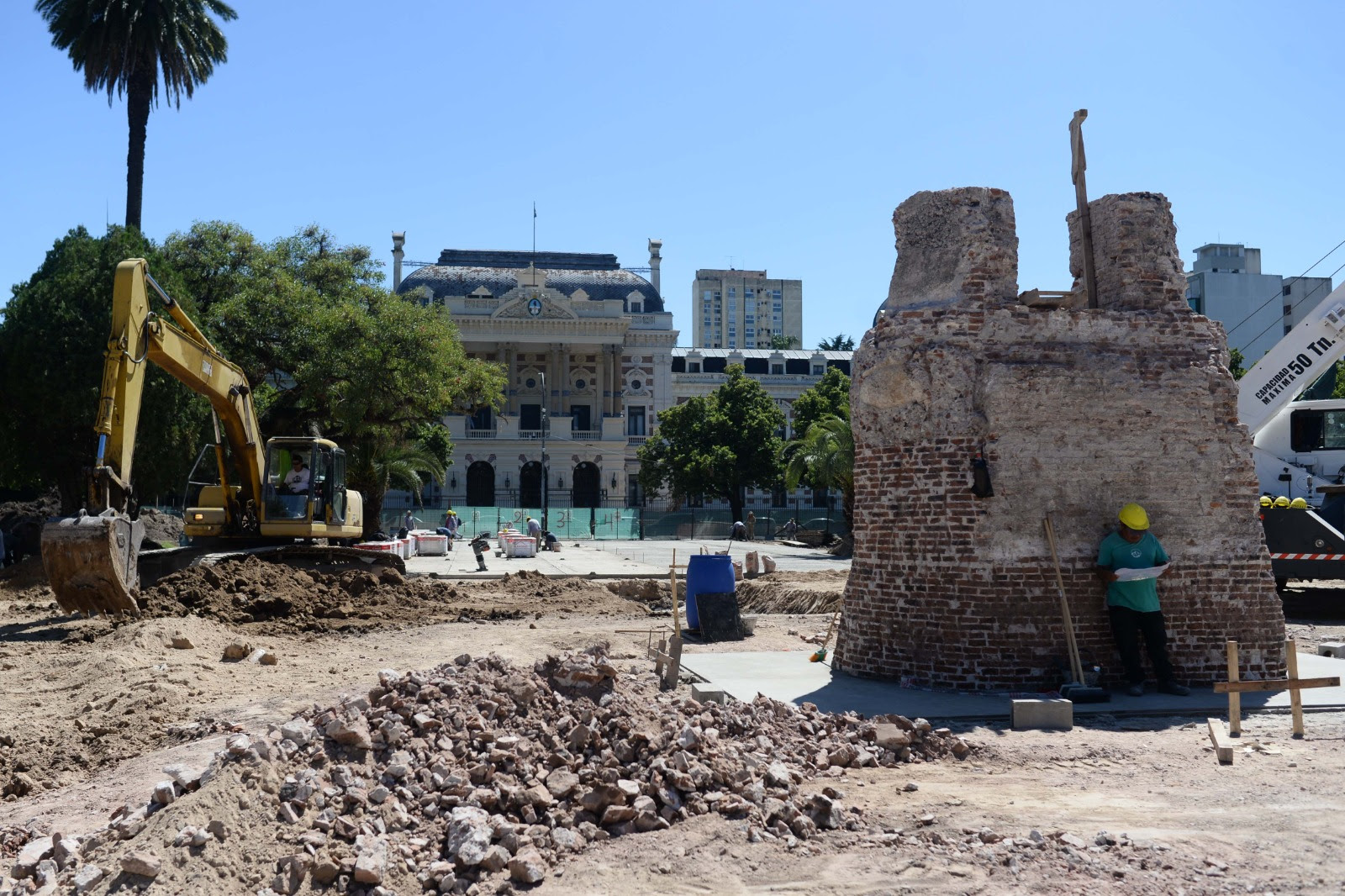 La Municipalidad avanza con las obras emblemáticas en las plazas San Martín, Italia y Rocha