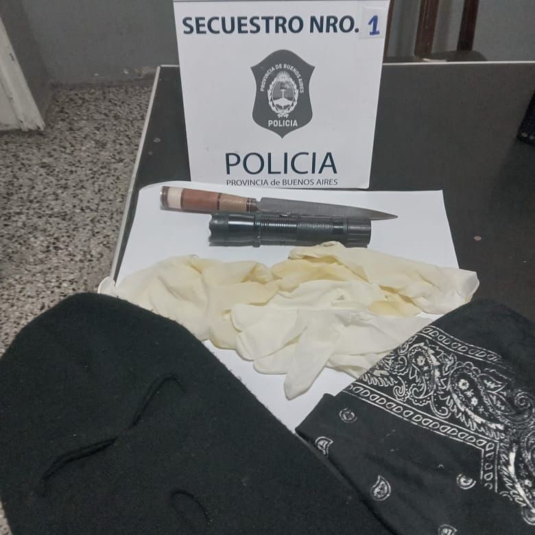 Berisso: Menores con capuchas, guantes de latex, picana y cuchillos fuero detenidos anoche