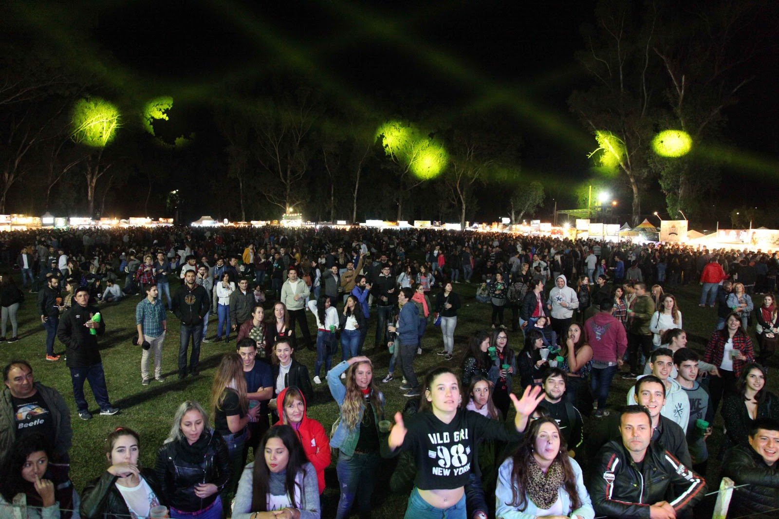 Llega "Domingos de Verano", un plan para cerrar la semana con música y sabores en La Plata