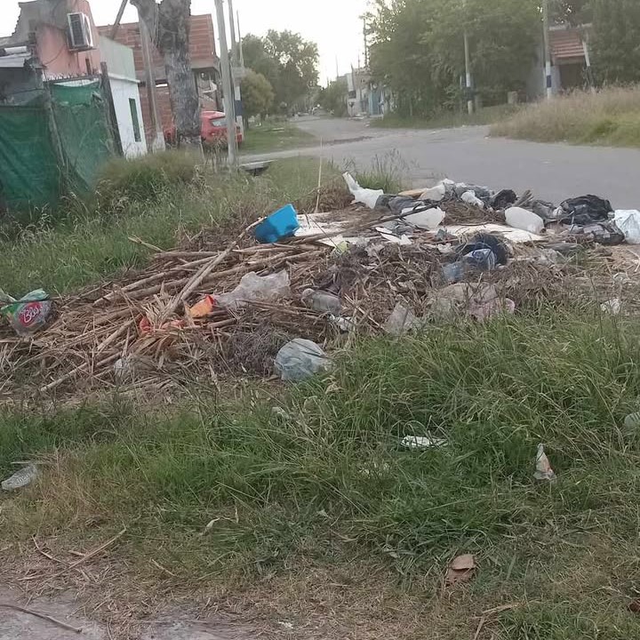 Quejas por un basural que no pueden erradicar en Villa Montoro