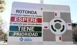 Con cartelería quieren dejar en claro quién tiene prioridad en rotondas