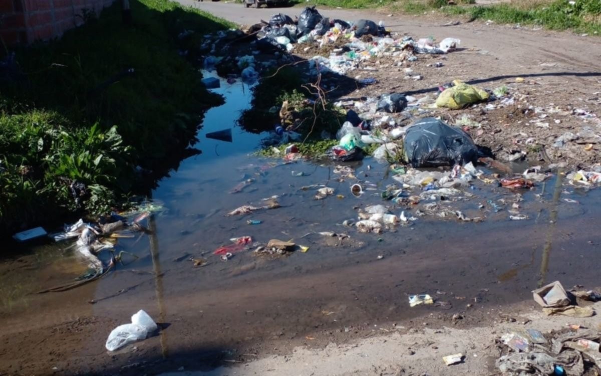 Frentistas del barrio Cementerio piden por limpieza