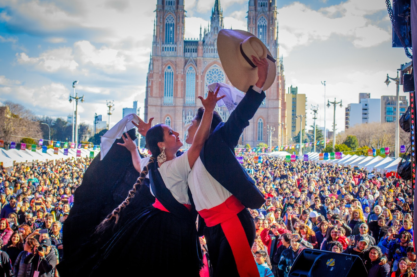 Perú Vive hoy y mañana en Plaza Moreno