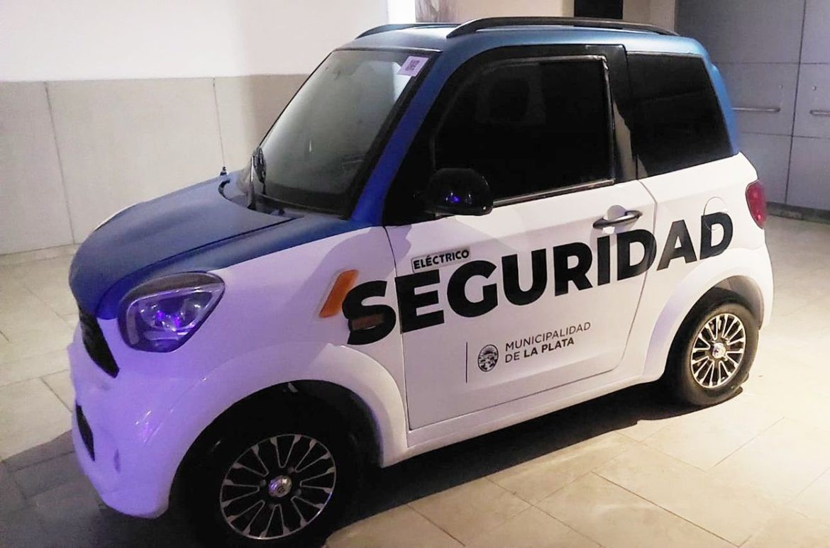 El coche de seguridad Tito es el blanco de la polémica