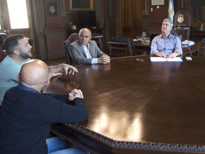 La UNLP firmó un convenio con Federación Metropolitana de Voleibol