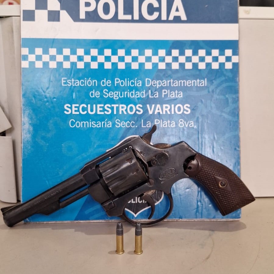 Persecución y dos detenidos en 7 y 80