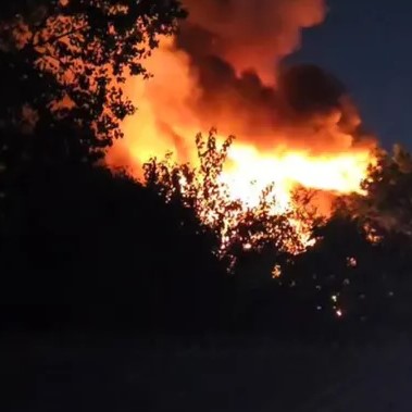 Quejas en Altos de San Lorenzo por olor a quemado en el aire