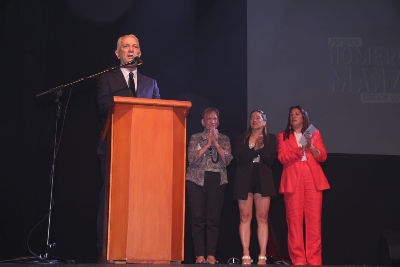 Entrega de los Premios Homero Manzi: Bonicatto, Leonardo Favio y los Redondos homenajeados