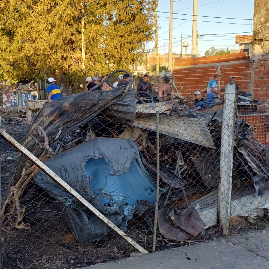 El fuego consumió tres casas en Altos de San Lorenzo