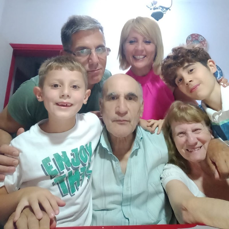 Juan Abelardo en Familia