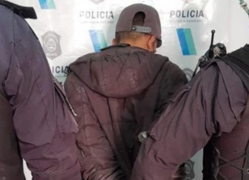 Papichulo detenido en la 8va