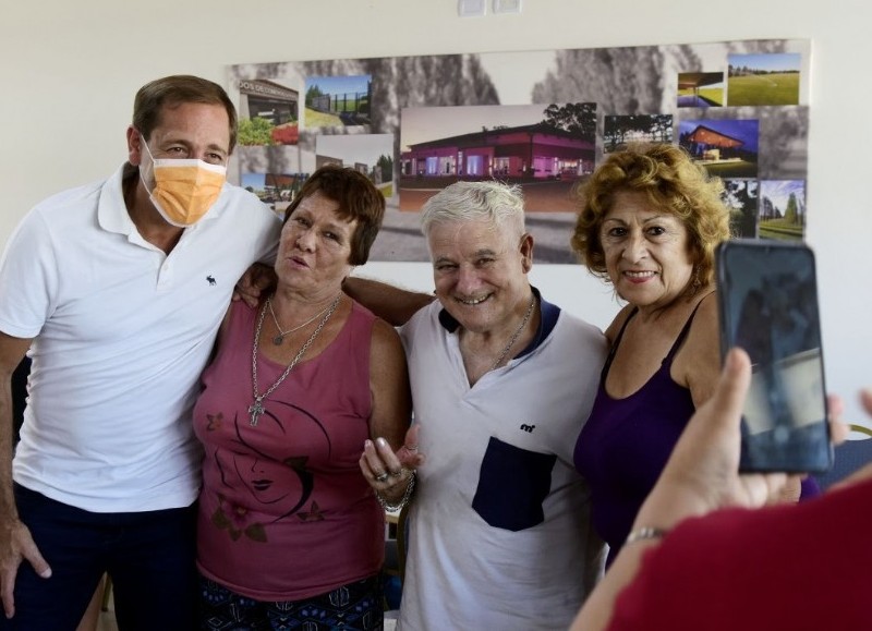 Intendente Julio Garro a la izquierda
