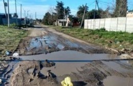 Enorme bache a partir de una pérdida de agua