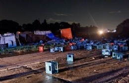 Terrible suceso en Ruta 2: Volcó camión lleno de botellas de cerveza