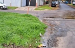 City Bell: Vecinos hartos de las pérdidas de agua