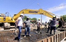 Garro estuvo en la obra del puente sobre el Arroyo Garibaldi