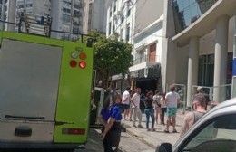 Bomberos evacuaron un edificio del centro aunque resultó una falsa alarma