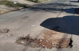 Calles a oscuras, rotas y abandonadas acompañan el espanto de quienes antes no miraban