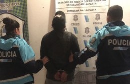 Agredió a un trabajador con un cuchillo