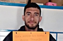 Muchacho sordo pide trabajo en redes sociales