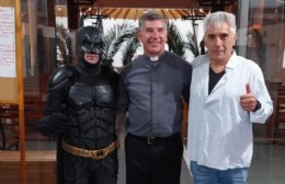 Traspaso de mando del Batman Solidario