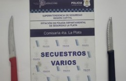 Una pareja detenida: Tenían cuchillos y acusaban a un tercero por robo