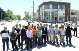 Alak inauguró la obra de asfalto de avenida 143 de 59 a 61