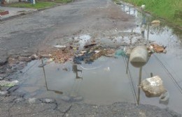 El grito de todo un barrio es que arreglen la calle