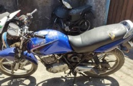 Lo sorprenden cuando circulaban con una moto robada