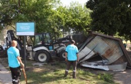 Relocalizaron a un familia que estaba sobre las vías del tren en la zona de los barrios Churrasco e Hipódromo