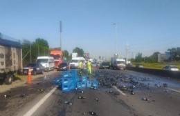 Perdió la carga de cerveza en plena autopista