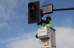 Hablitaron la onda verde en la 44: A la nona le cuesta cruzar a comprar el pan