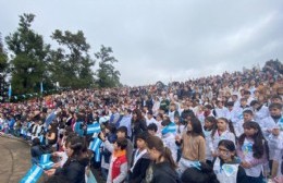 Kicillof encabezó la Promesa a la Bandera de estudiantes de primaria