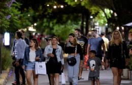 Los centros comerciales reciben la Navidad con actividades especiales en La Noche de los Descuentos