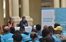 La Secretaría de Salud capacitó a trabajadores de la limpieza sobre el Dengue