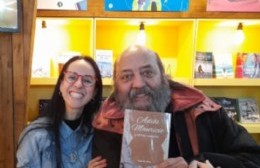 Ex conductor de Fm Auténtica y FM Universal es furor en la Feria del Libro de la Rural