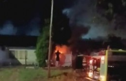 Bomberos de Villa Elvira trabajaron en un incendio en Barrio Jardín