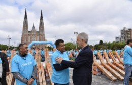 La delegación de Villa Elvira recibió maquinarias y herramientas de manos de Alak