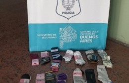 Mujer detenida por violar ordenanza municipal: Vendía medias para ganarse la vida