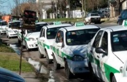 Taxistas al borde de un ataque de nervios por la proliferación de APPs con viajes a bajo precio