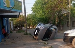 Choque y vuelco en Berisso